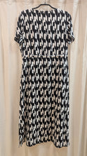 Lade das Bild in den Galerie-Viewer, Bedrucktes Midi - Kleid