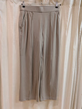 Lade das Bild in den Galerie-Viewer, Hose im Casual fit , Street One