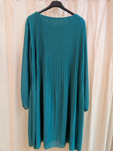 Lade das Bild in den Galerie-Viewer, Plisseekleid