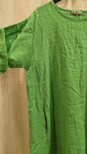 Lade das Bild in den Galerie-Viewer, Leinenkleid
