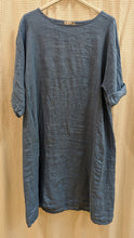 Lade das Bild in den Galerie-Viewer, Leinenkleid
