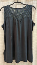 Lade das Bild in den Galerie-Viewer, Ärmellose Bluse , Street One

