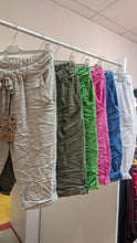 Lade das Bild in den Galerie-Viewer, Bermuda im Joggstyle
