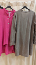 Lade das Bild in den Galerie-Viewer, Musselinbluse lang, Selected Touch
