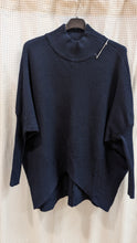 Lade das Bild in den Galerie-Viewer, Strickpullover mit Stehkragen , Made in Italy
