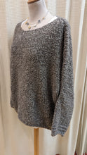 Lade das Bild in den Galerie-Viewer, Pullover Bouclestrick , Selectet Touch, Made in Italy
