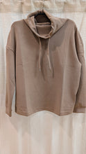 Lade das Bild in den Galerie-Viewer, Silk Look Shirt w.b. , Street One

