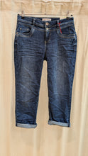Lade das Bild in den Galerie-Viewer, Jeans in 7/8 Länge Style Jane , Street One
