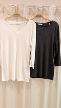 Lade das Bild in den Galerie-Viewer, Basic Shirt w. button , Street One
