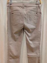 Lade das Bild in den Galerie-Viewer, Slim Fit Coated Hose Style York , Street One
