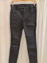 Lade das Bild in den Galerie-Viewer, Slim Fit Coated Hose Style York , Street One
