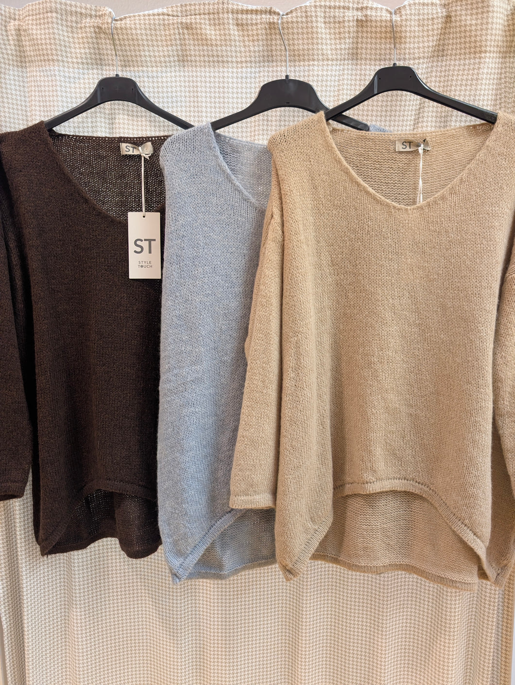 Strickpullover mit V- Ausschnitt , Made in Italy