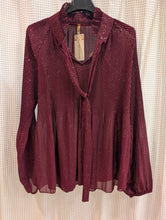 Lade das Bild in den Galerie-Viewer, Pliseebluse mit Glitzer , Made in Italy
