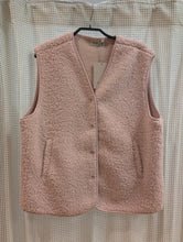 Lade das Bild in den Galerie-Viewer, Teddyfellweste , Fransa
