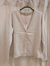 Lade das Bild in den Galerie-Viewer, Kuscheliger V-Neck Cardigan
