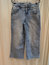Lade das Bild in den Galerie-Viewer, High Waist Wide Leg Jeans , Street One

