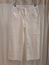 Lade das Bild in den Galerie-Viewer, High Waist Wide Leg Jeans , Street One
