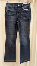 Lade das Bild in den Galerie-Viewer, High Waist Bootcut Jeans , Street One
