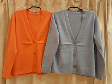Lade das Bild in den Galerie-Viewer, Strickjacke mit 3 Knöpfen, Street One
