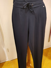 Lade das Bild in den Galerie-Viewer, Hose Joggstyle, fransa Dänemark

