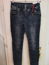 Lade das Bild in den Galerie-Viewer, Jeans &quot;York&quot; , Street One
