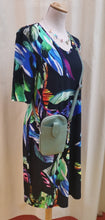 Lade das Bild in den Galerie-Viewer, Viscosekleid mit Ärmel, SEIDEL Made in Germany
