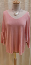 Lade das Bild in den Galerie-Viewer, Leichter Oversize Pulli mit 3/4 Arm, Julia Wang
