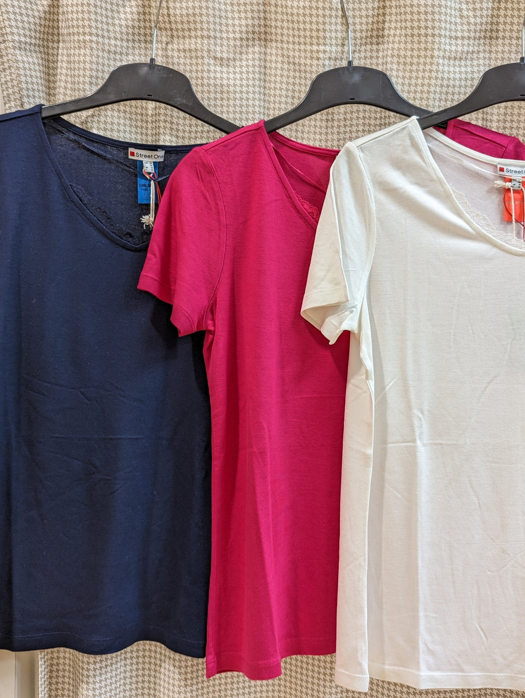 V neck shirt w.lace, Street One